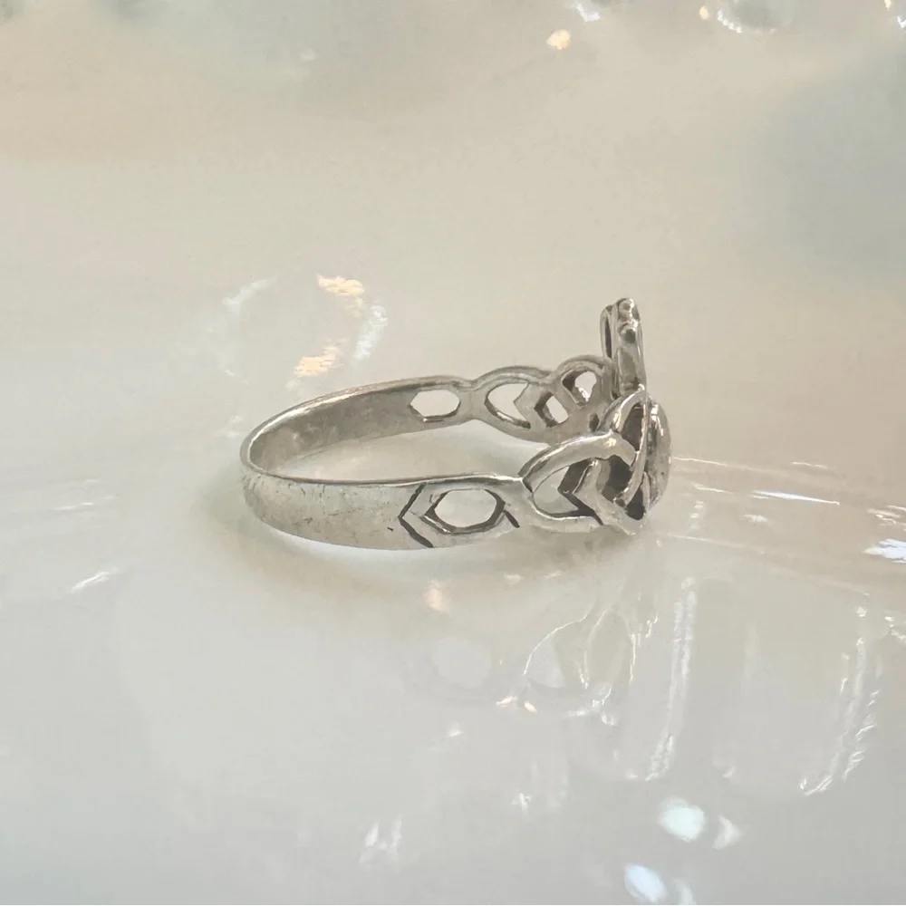 Vintage Sterling Silver Irish Celtic Claddagh Ring (8.5)